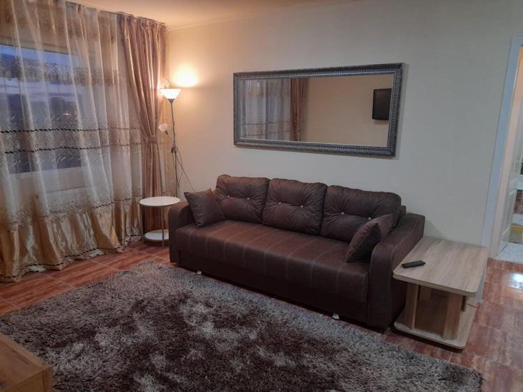 New 33 Apartment Bacau Exterior photo