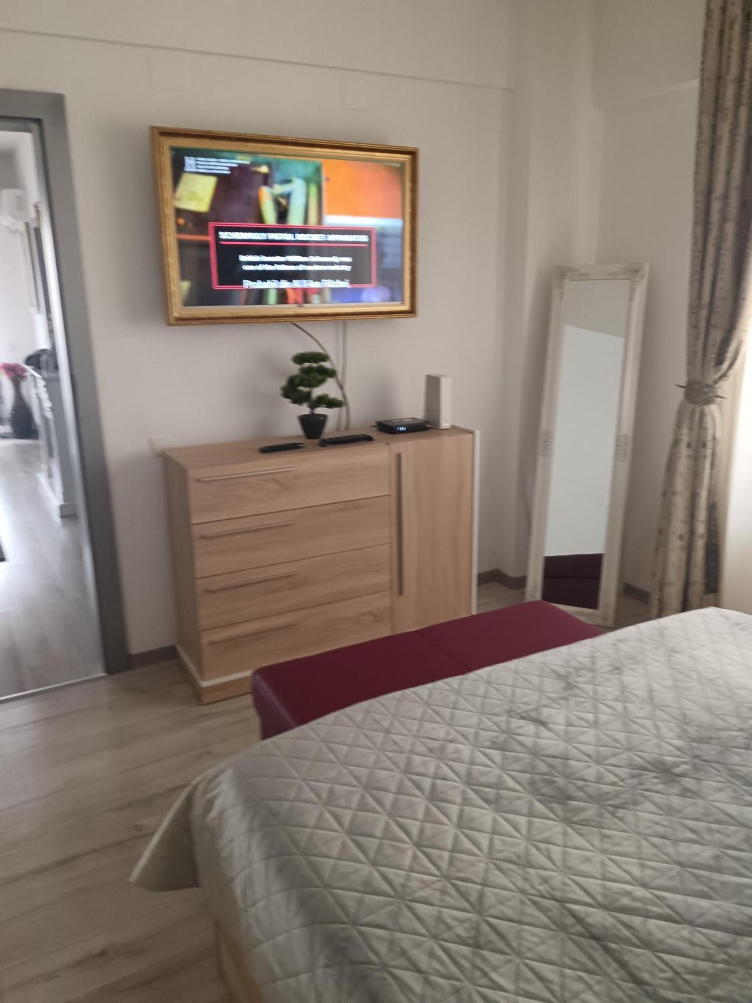 New 33 Apartment Bacau Exterior photo